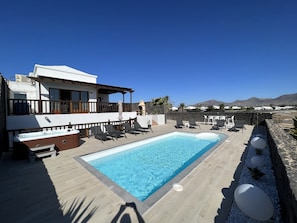 Piscine extérieure, piscine chauffée