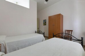 Apartment, Smoking | 3 bedrooms