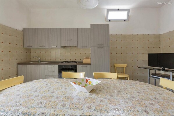 Apartment, Smoking | 3 bedrooms