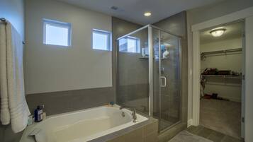 House, 3 Bedrooms | Bathroom | Towels