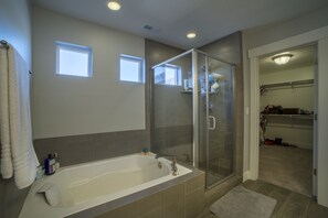House, 3 Bedrooms | Bathroom | Towels