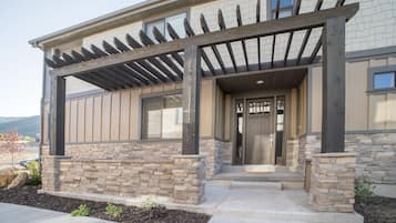 House, 3 Bedrooms | Exterior