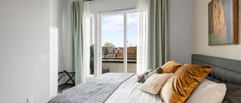 1 habitación, escritorio, tabla de planchar con plancha y wifi