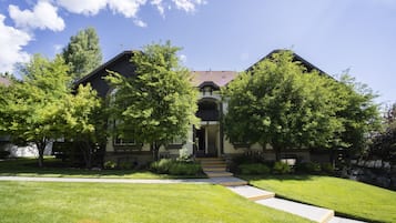 Kondominium, 2 kamar tidur | Halaman properti