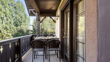 Kondominium, 2 kamar tidur | Balkon