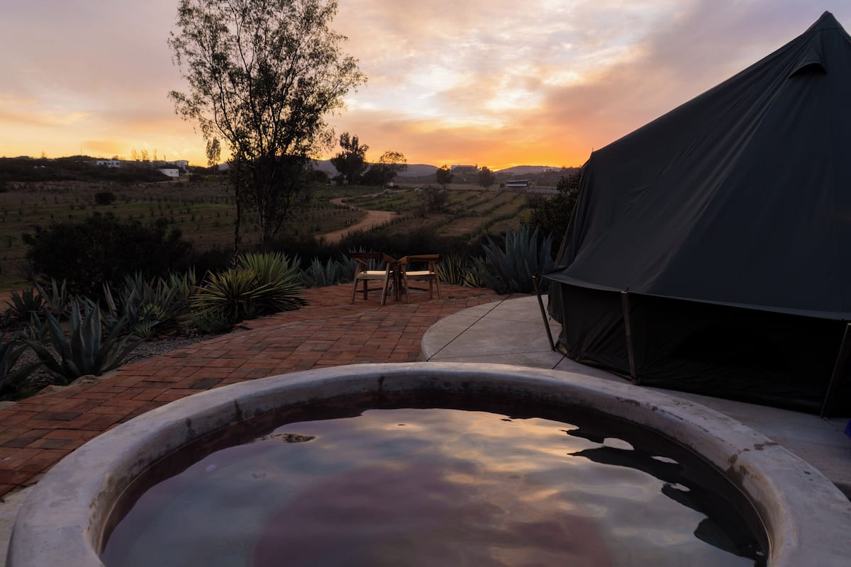 Ropa de cama de alta calidad, cubrecamas y colchones con efecto memoria