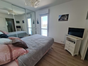 1 camera