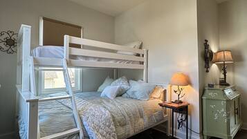 4 chambres, bureau, fer et planche à repasser, Wi-Fi