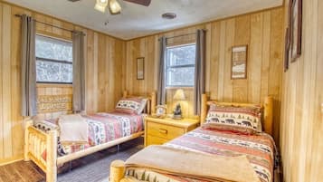 2 slaapkamers, een strijkplank/strijkijzer, gratis wifi, beddengoed