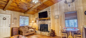 Private - Spacious- Creek Lined Cabin