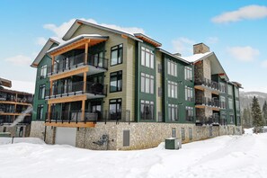 Exterior - Luxury Condo 2404 I Hot Tub / Arcade I Great Views I Best Price I Discounted Attractions (Winter Park)