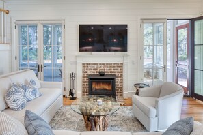 TV, fireplace, stereo