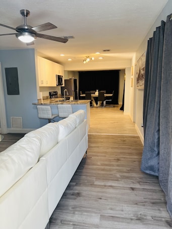 3bdrm Entertainment Home