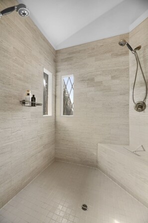 Shower, jetted tub, eco-friendly toiletries, hair dryer - Extraordinary Medieval Castle w/Life Size Dragons! (Monroe)