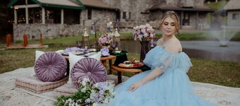 Extraordinary Medieval Castle w/Life Size Dragons!