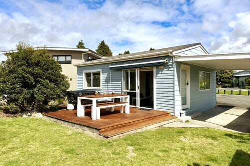 Pohara's Seaside Chalet - Cosy Beach Stay