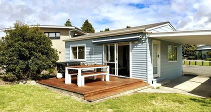 Pohara's Seaside Chalet - Cosy Beach Stay