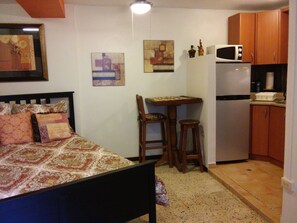 1 chambre, Wi-Fi gratuit, draps fournis