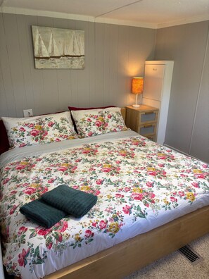2 bedrooms, WiFi, bed sheets