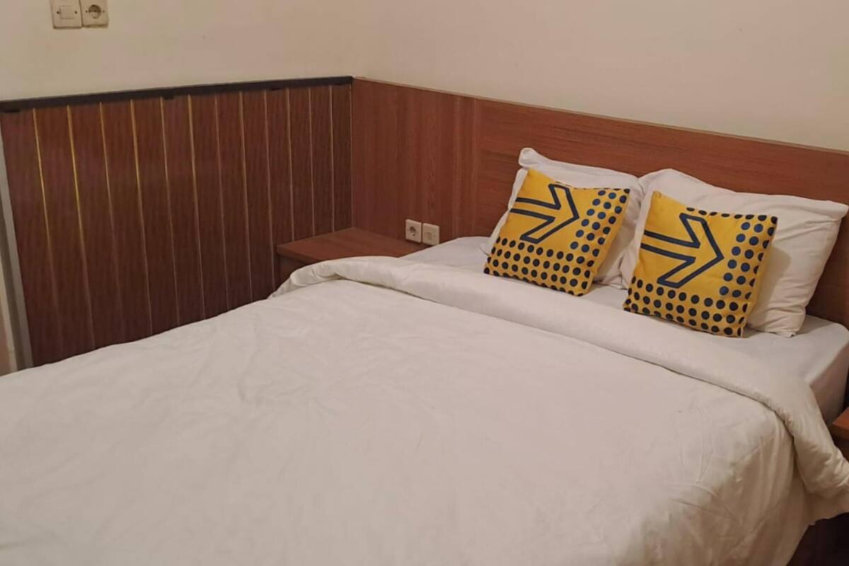 Superior Room | 1 bilik tidur, meja, cadar katil