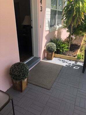 Terrace/patio - Pink house historical ft myers (Fort Myers)