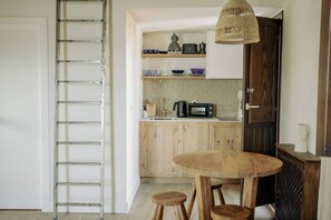 Fridge, microwave, oven, stovetop - Etxetxu branka. (Getxo)