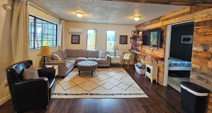 Quaint 2 bedroom cottage in the pines