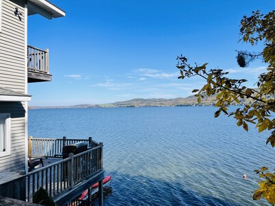 Beautiful Big Lake Front House W/gorgeous lake views