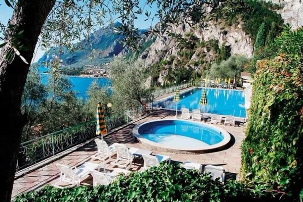 Indoor pool - La Limonaia Hotel & Residence (Limone sul Garda)