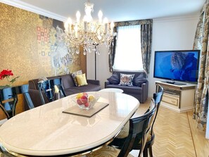 Unclassified image, 3 of 30, button