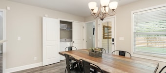 Newly renovated townhome 11 min from GA National Fair Grounds!