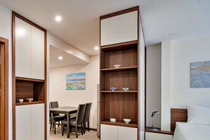 Comfort Apartment, 1 Queen Bed, Kitchen, Lakeside