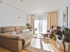 TV - BCN 2: ¡Exclusivos y cerca del Camp Nou! (Barcelona)