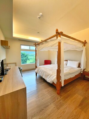 Classic Double Room | Desk, laptop workspace, blackout drapes, free WiFi - Kenting Grandmas (Hengchun)