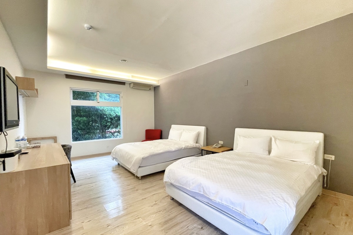 1 bedroom, desk, laptop workspace, blackout curtains