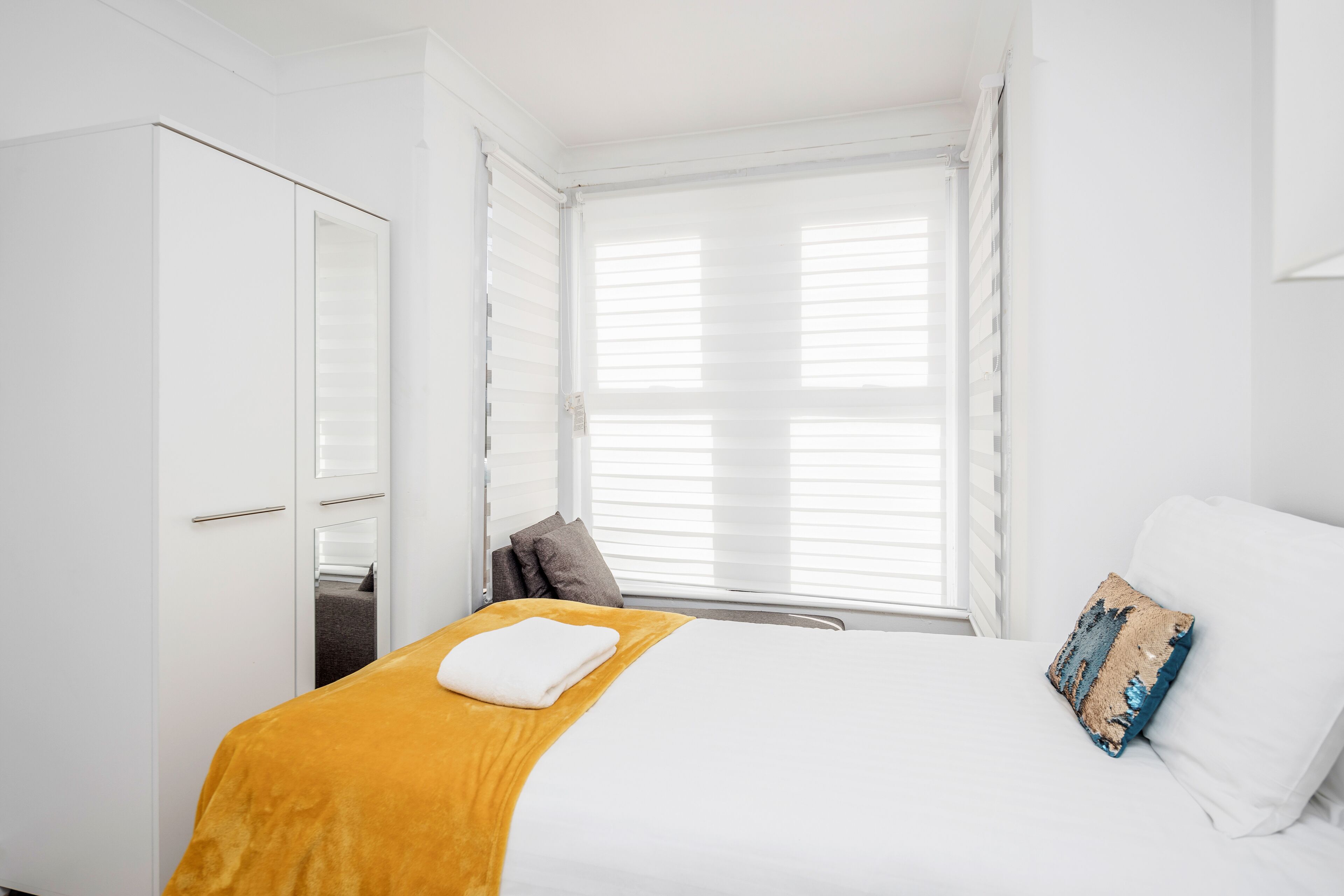 House | 4 bedrooms, iron/ironing board, free WiFi, bed sheets