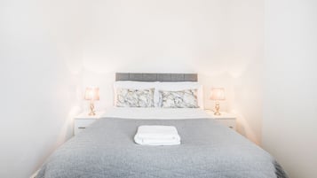 Hus | 4 soverom, strykejern/-brett, wi-fi (inkludert) og sengetøy