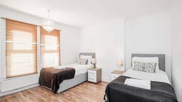 House | 4 bilik tidur, seterika/papan seterika, Wi-fi percuma, cadar katil