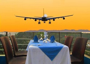 Outdoor dining - Hotel Air Inn (Dhaka)