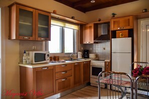 Kühlschrank, Ofen, Wasserkocher, Toaster