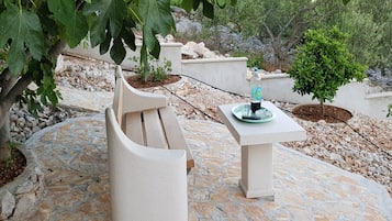 Apartment (Three Bedroom Apartment with Terrace ) | Garden