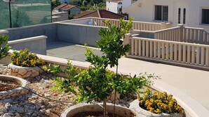 Căn hộ (Three Bedroom Apartment with Terrace ) | Ngoại thất