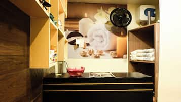 1 treatment room