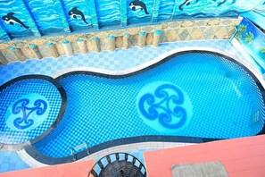 屋外プール、サンラウンジャー