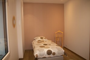 3 habitaciones, tabla de planchar con plancha y wifi gratis