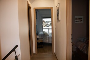 3 chambres, fer et planche à repasser, Wi-Fi gratuit, draps fournis