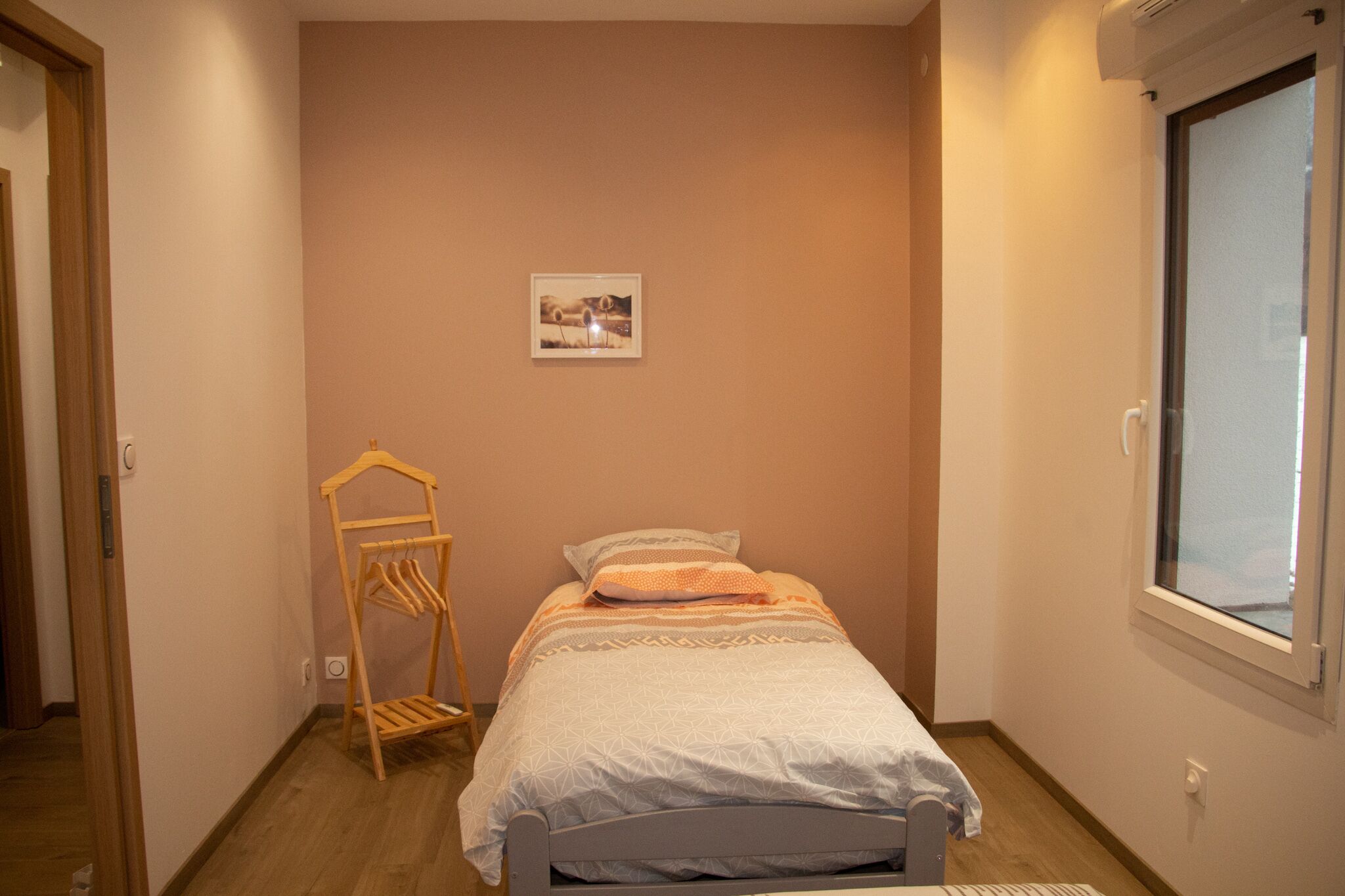 3 habitaciones, tabla de planchar con plancha y wifi gratis 