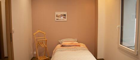 3 habitaciones, tabla de planchar con plancha y wifi gratis