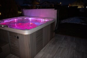 Bain à remous extérieur