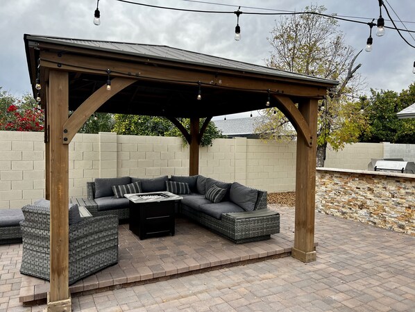 Terrace/patio - Home in Glendale-7 min walk to State Farm Stadium! (Glendale)